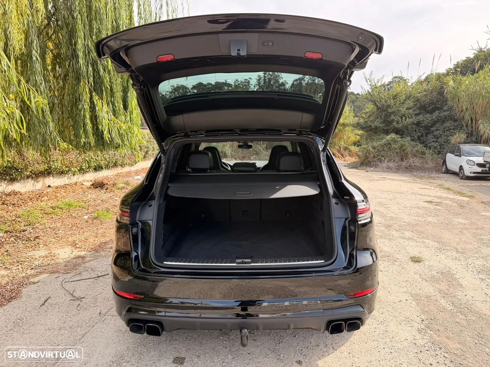 Porsche Cayenne Turbo - 51
