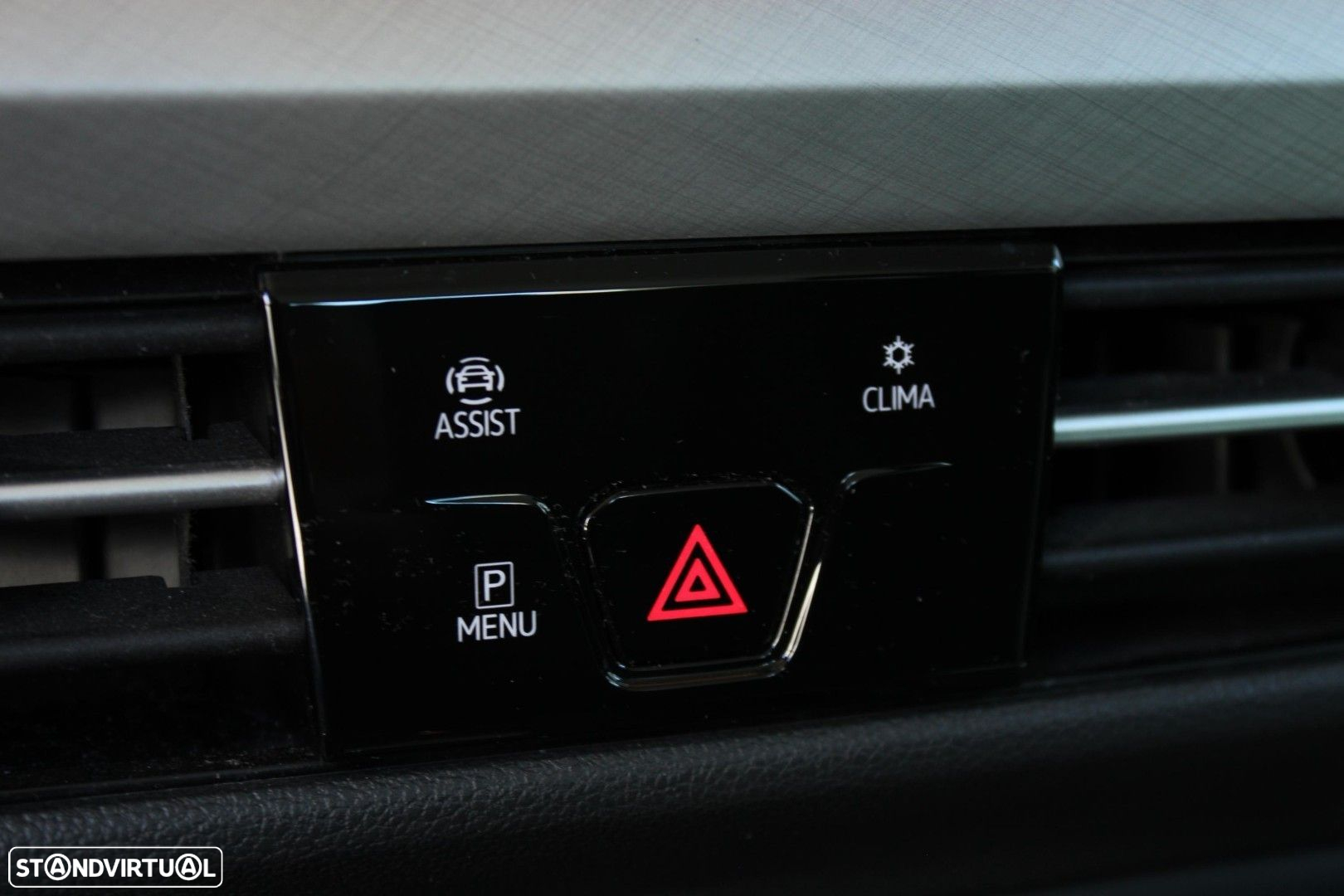 VW Golf Variant 1.5 eTSI Life DSG - 27