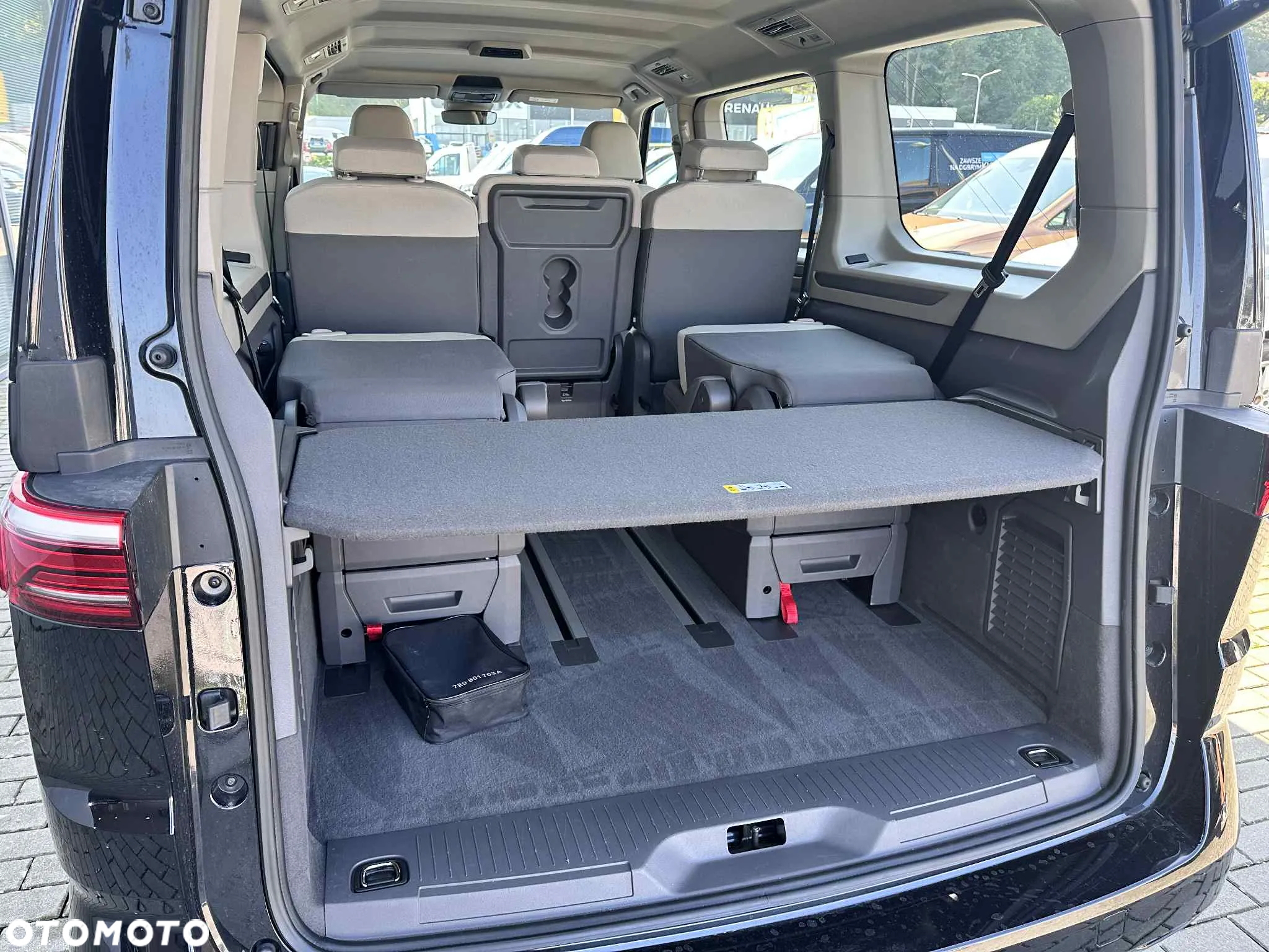 Volkswagen Multivan - 9