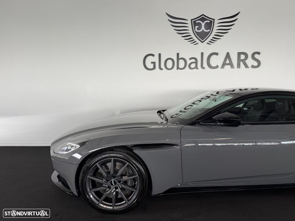 Aston Martin DB11 Coupé V8 Auto - 3