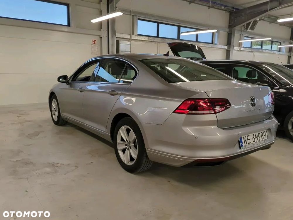 Volkswagen Passat 2.0 TDI Business DSG - 3