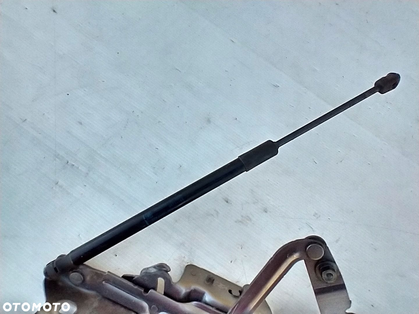 OPEL INSIGNIA II B 17- ZAWIASY MASKI PRZÓD SIŁOWNIKI 39126609 39126608 - 12