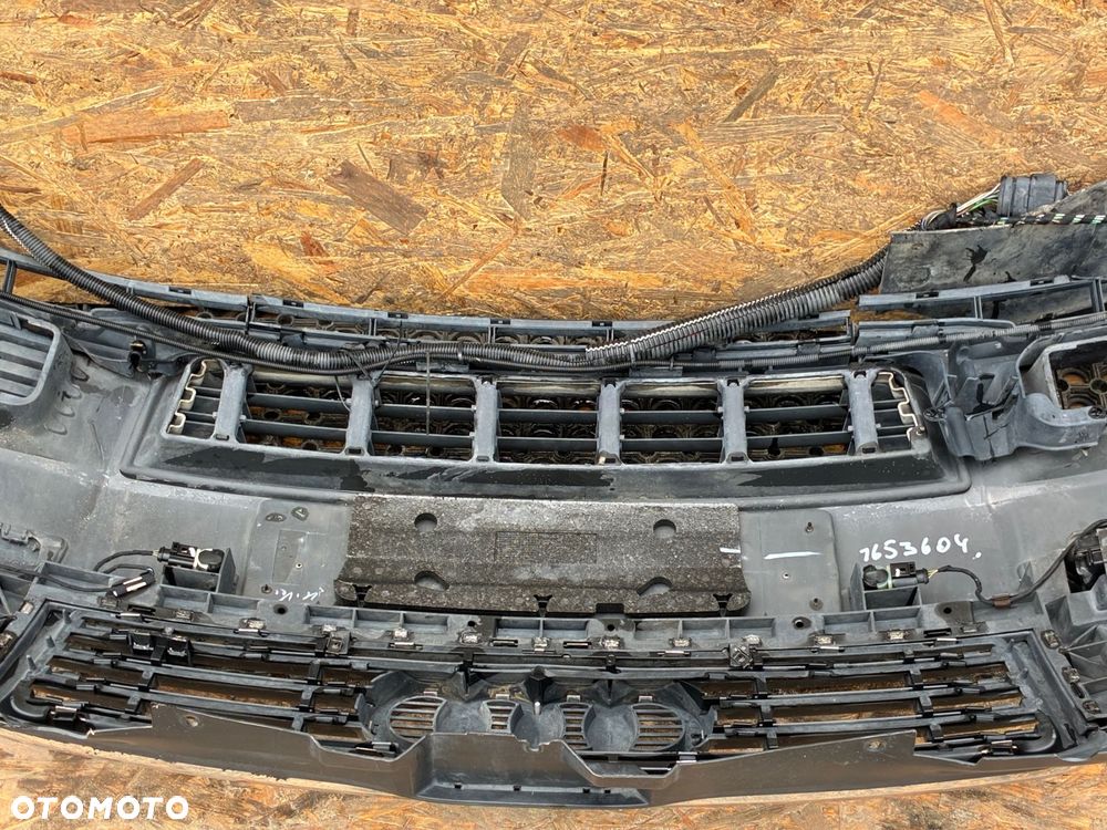 AUDI A8 D3  ZDERZAK PRZÓD  PRZEDNI  HALOGEN KOMPLET PDC SPRYSK HALOGEN - 8