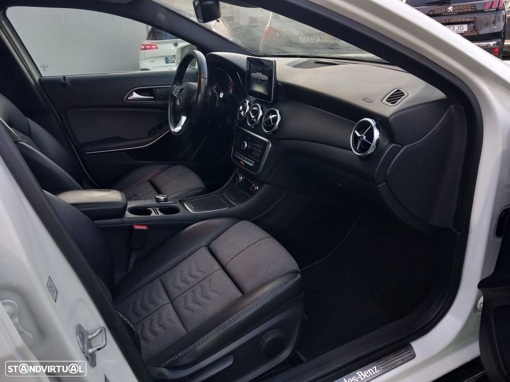 Mercedes-Benz GLA 180 CDI Urban Aut. - 12