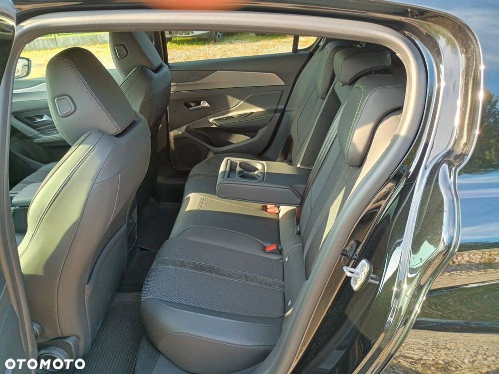 Peugeot 308 1.2 mHEV GT S&S e-DCS6 - 11