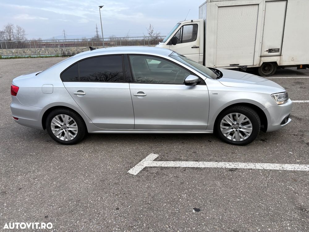 Volkswagen Jetta 2.0 TDI Life - 7