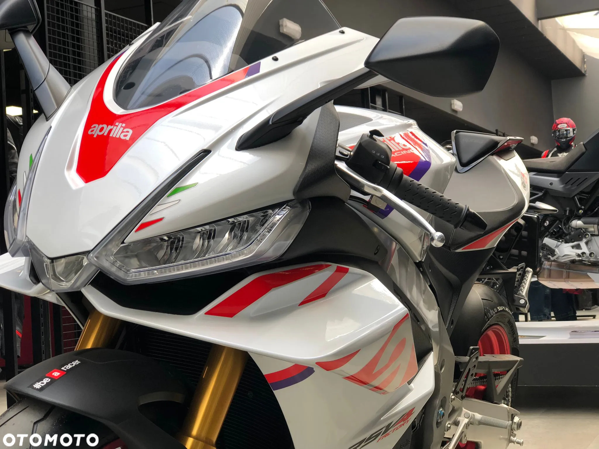 Aprilia RSV - 10