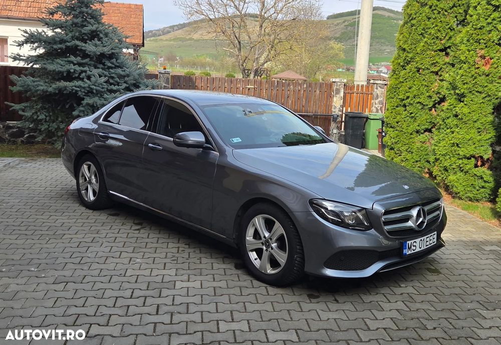 Mercedes-Benz E 220 d 9G-TRONIC - 1