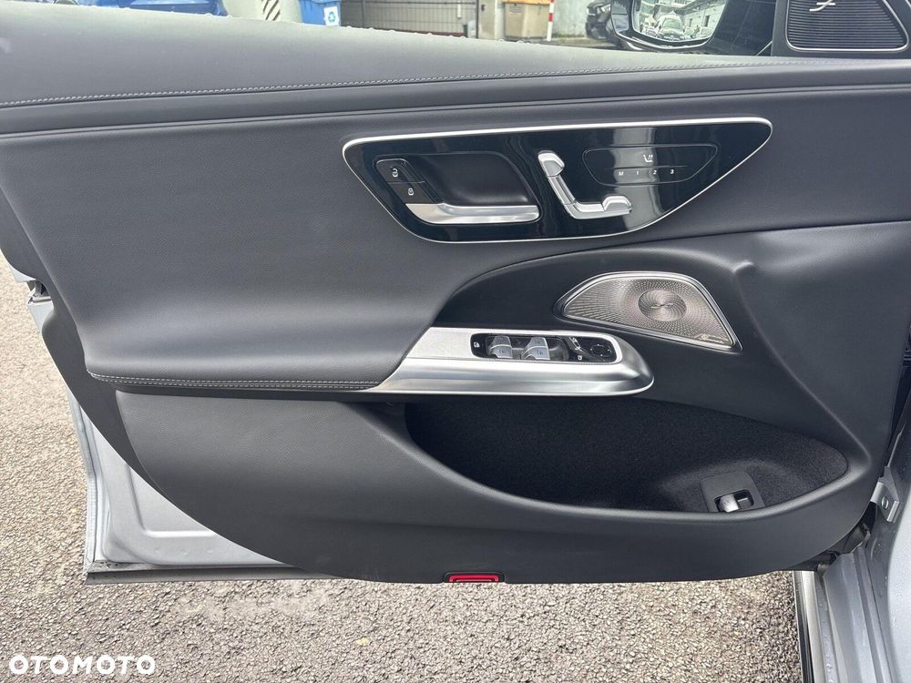 Mercedes-Benz Klasa E - 16