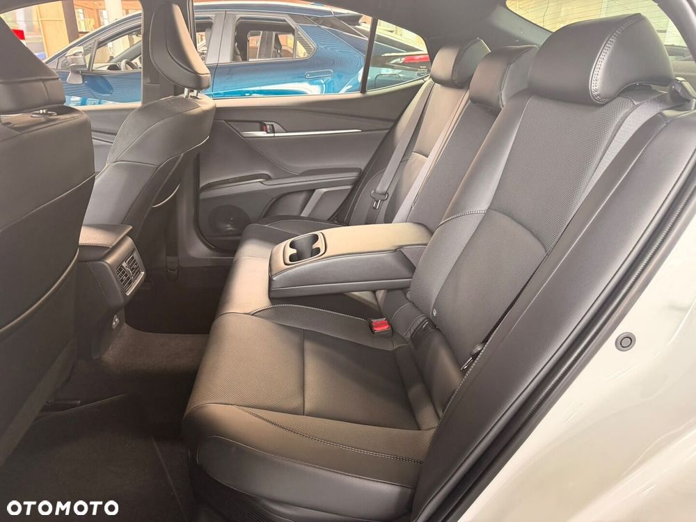 Toyota Camry - 13