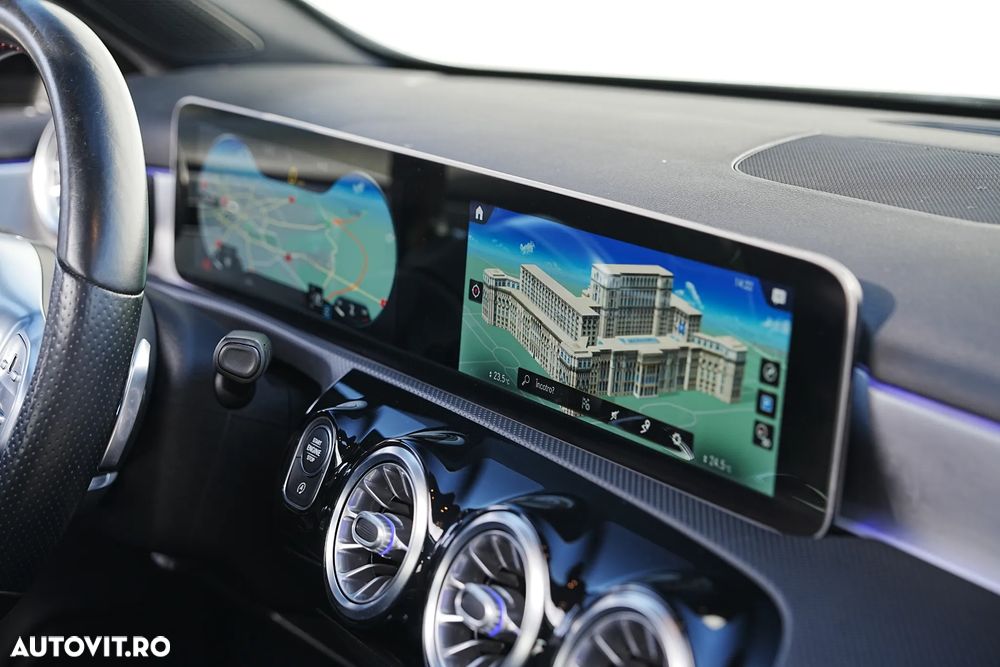 Mercedes-Benz A 180 7G-DCT AMG Line Advanced Plus - 16