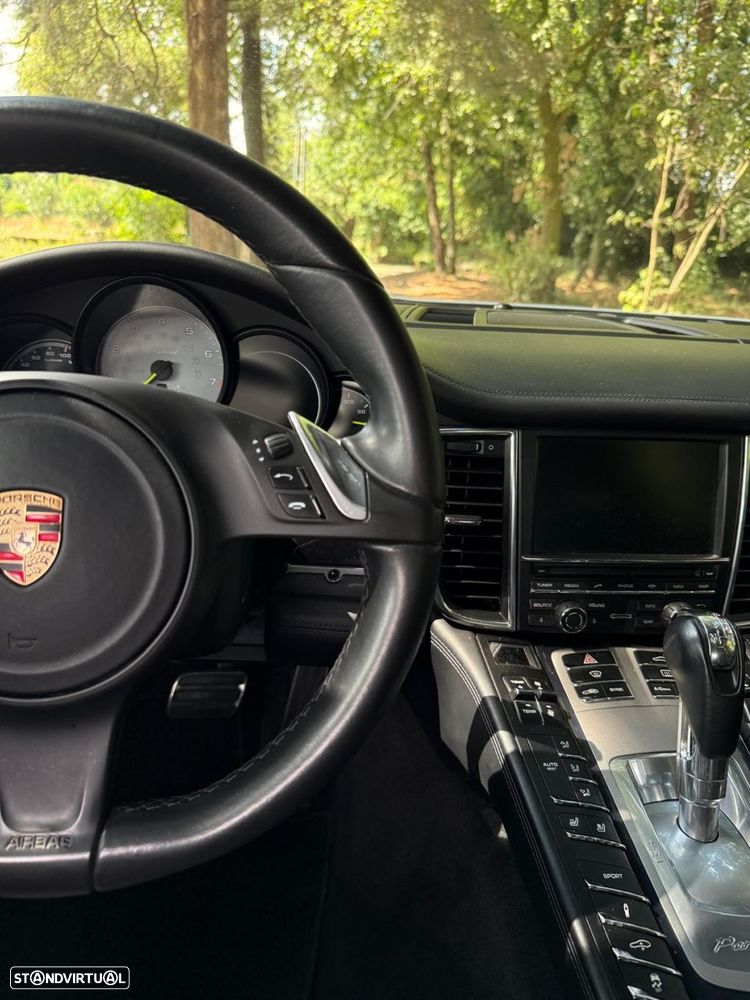 Porsche Panamera - 17