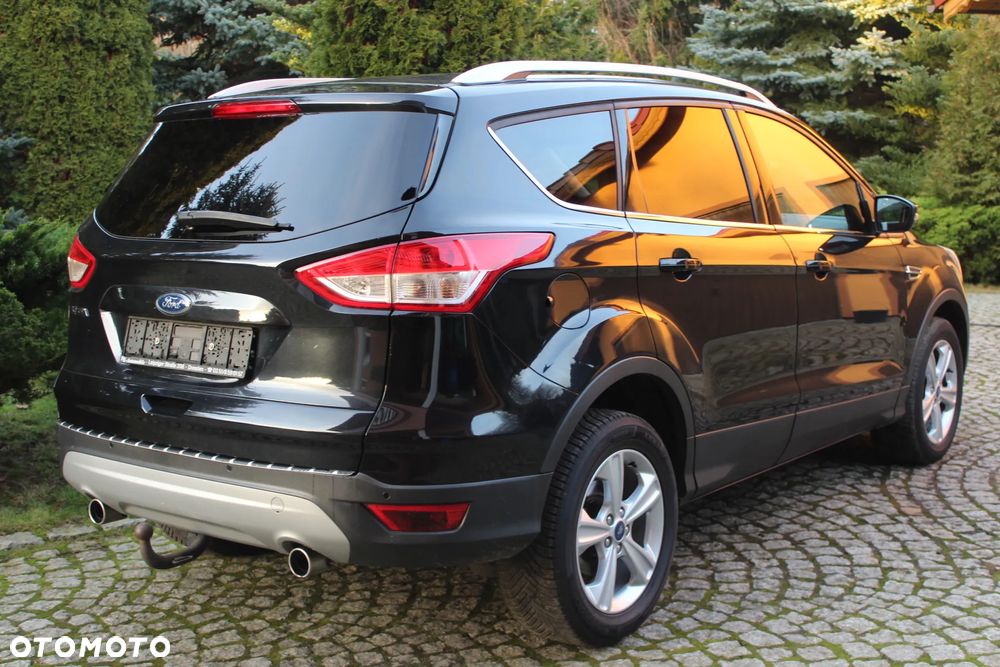Ford Kuga 2.0 TDCi 2x4 Titanium - 4