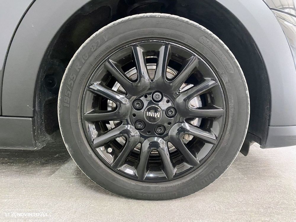 MINI 5 Portas Cooper Auto - 30
