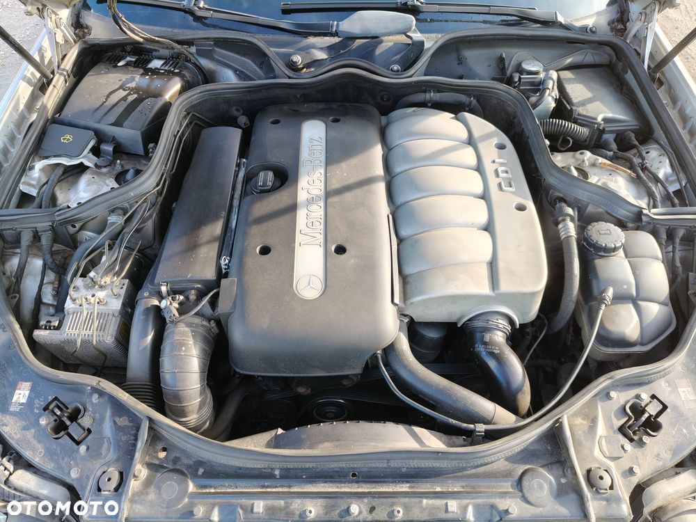 Mercedes-Benz Klasa E - 16