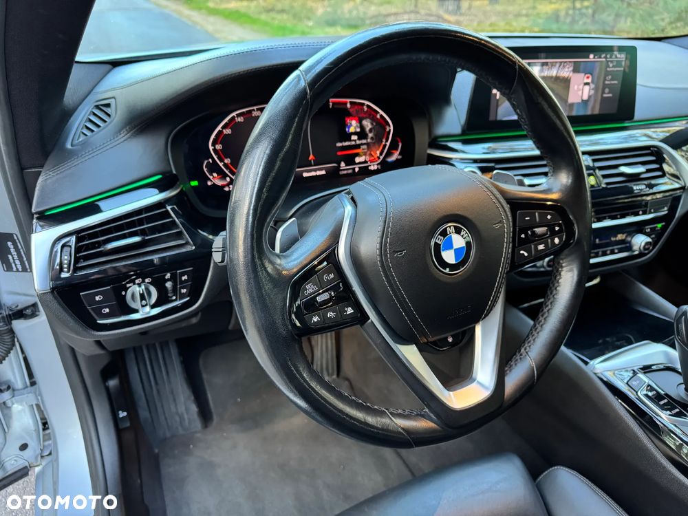 BMW Seria 5 530i xDrive Sport Line sport - 30