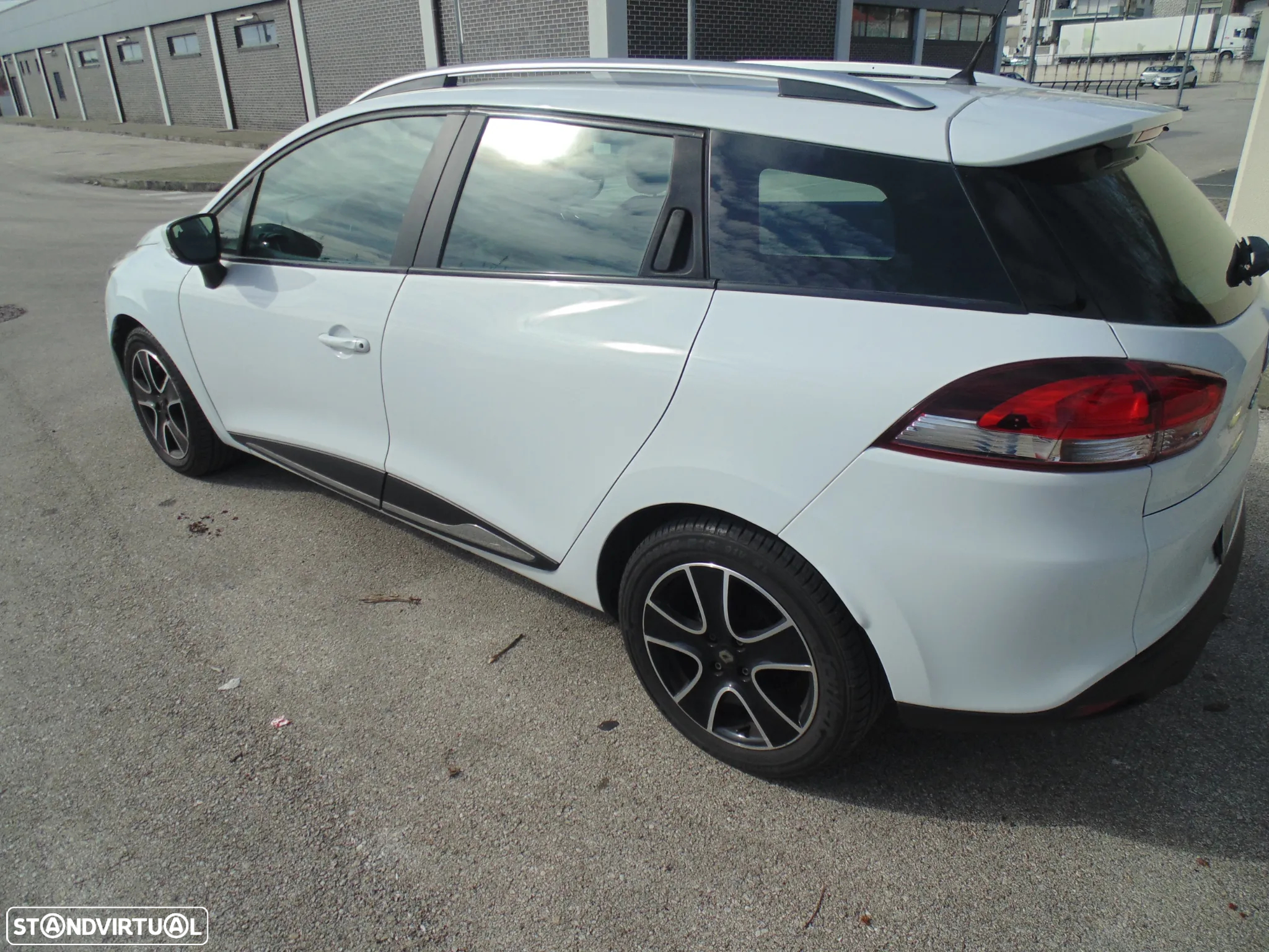 Renault Clio Sport Tourer 0.9 TCE Dynamique S - 12