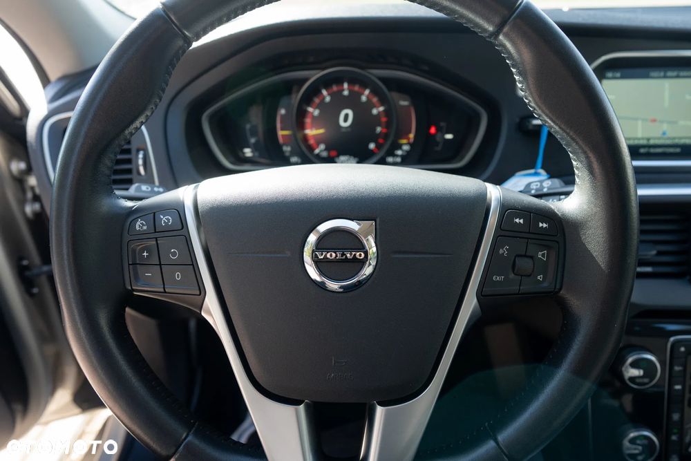 Volvo V40 T2 Drive-E Momentum - 18