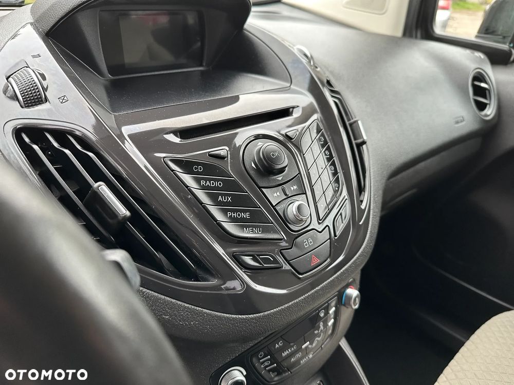 Ford Tourneo Courier 1.0 EcoBoost Titanium - 21