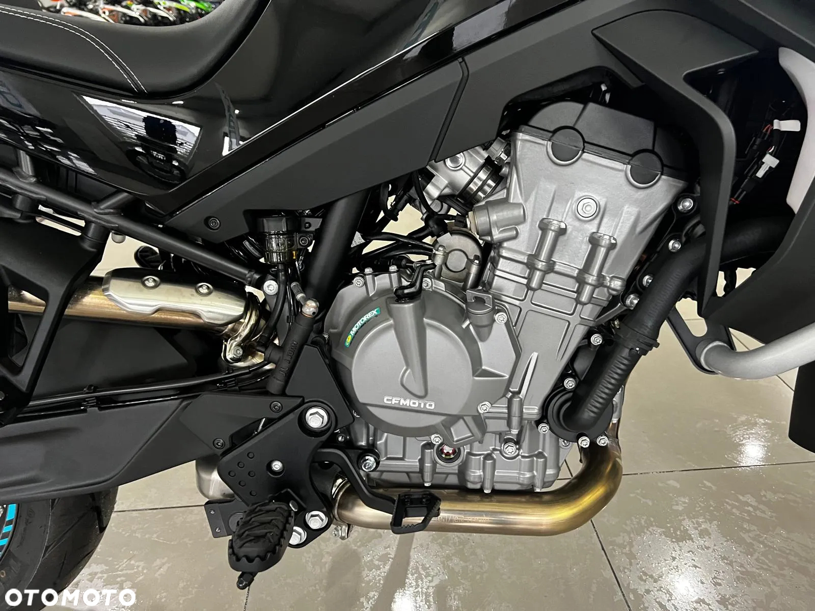 CFMoto MT - 14