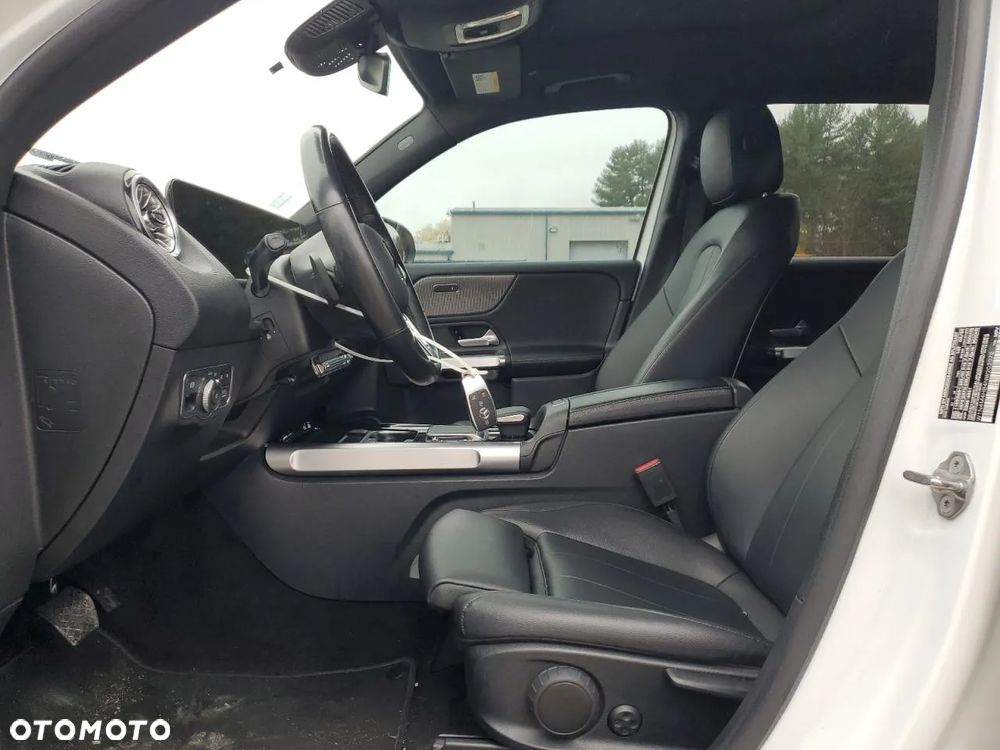 Mercedes-Benz GLB - 7