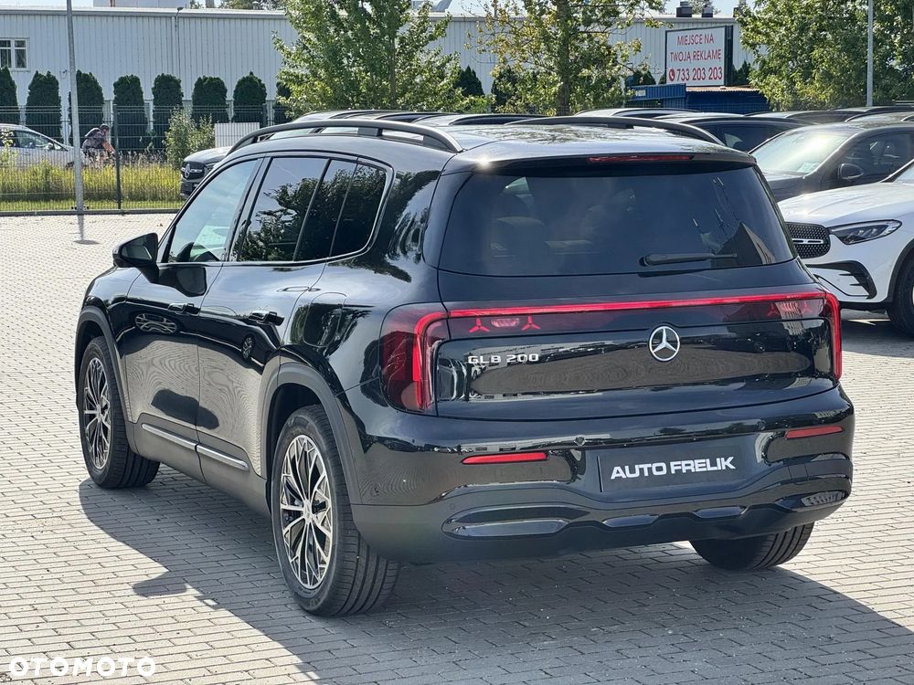Mercedes-Benz GLB 200 mHEV 8G-eDCT - 12
