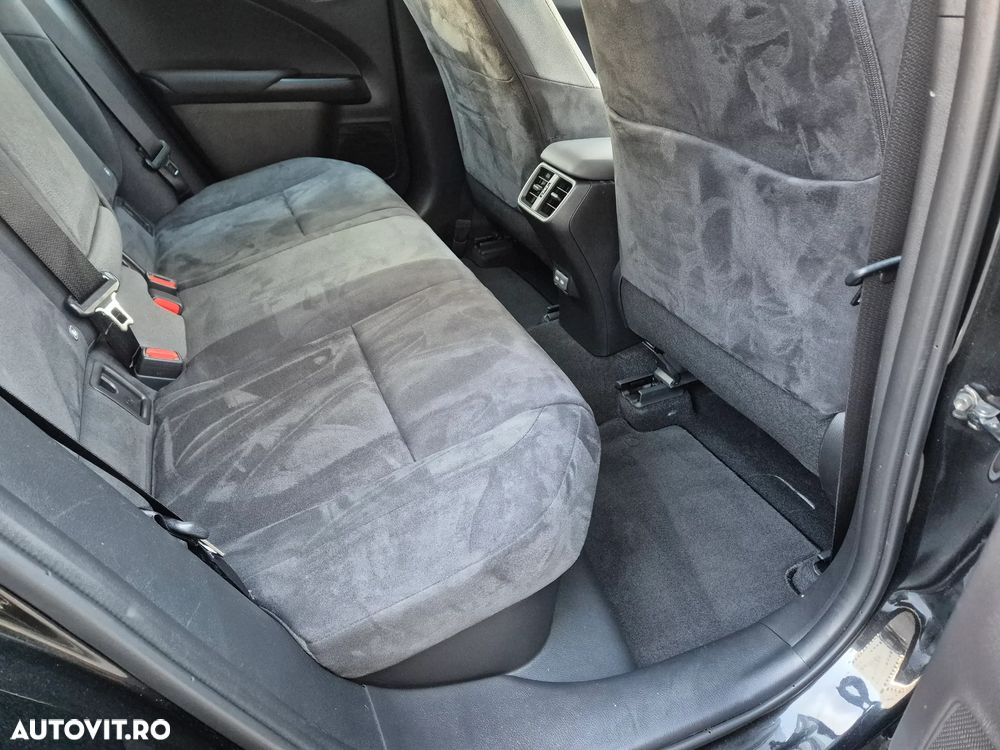 Lexus UX 250h Business Edition - 26