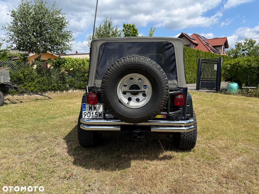 Jeep Wrangler - 8