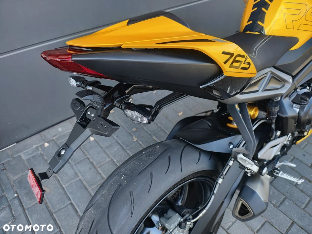 Triumph Street Triple - 13