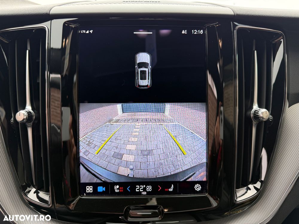 Volvo XC 60 B4 MHEV AT AWD Ultimate Dark - 34