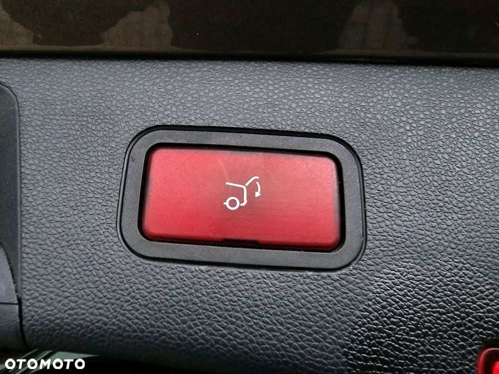 Mercedes-Benz Klasa E - 27