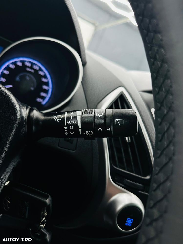 Hyundai ix35 1.7 CRDI 2WD blue Finale Gold - 26