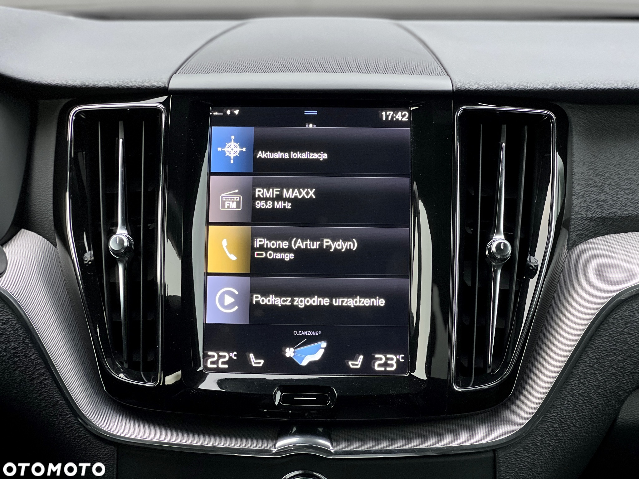 Volvo XC 60 D4 AWD R-Design - 24