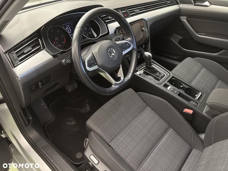 Volkswagen Passat - 10