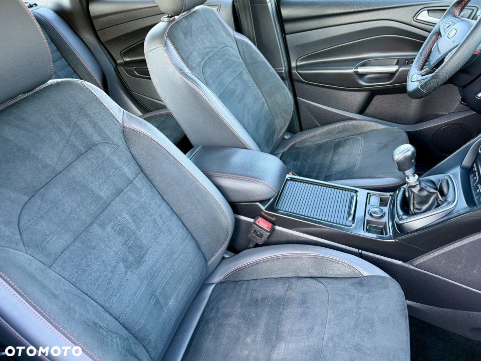 Ford Kuga 2.0 TDCi 4x4 ST-Line - 30