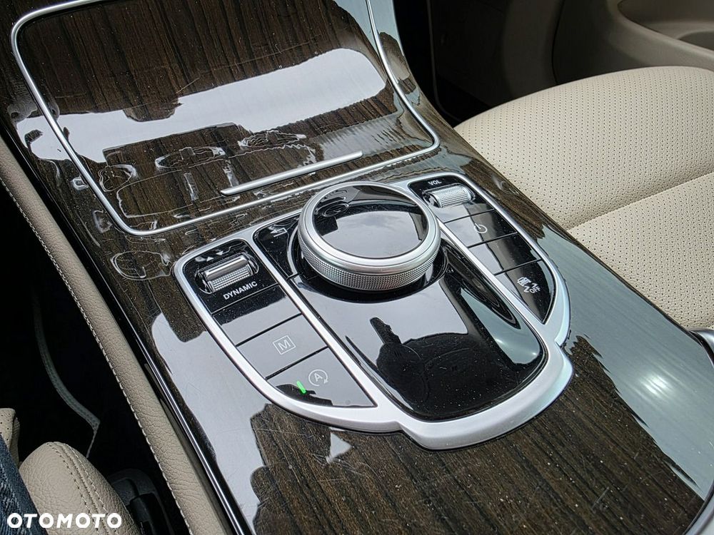 Mercedes-Benz GLC - 15
