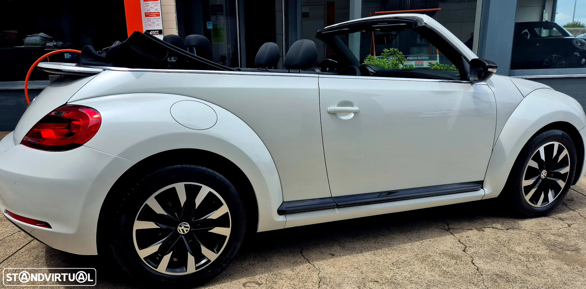 VW New Beetle Cabriolet 1.2 TSI Design DSG - 25