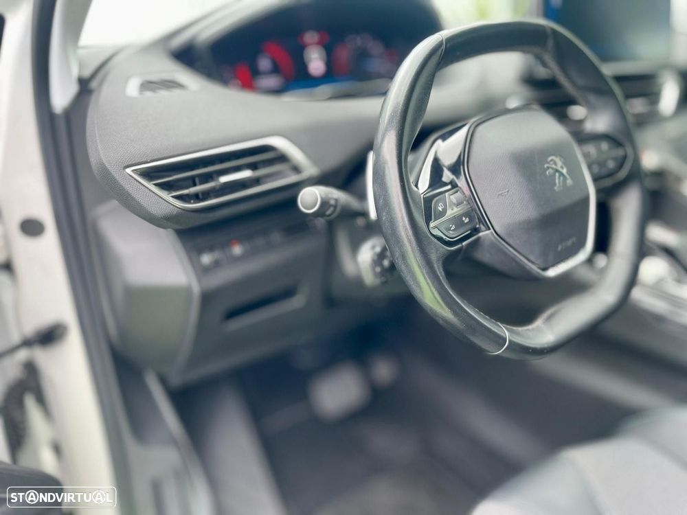 Peugeot 3008 1.5 BlueHDi Allure EAT8 - 21