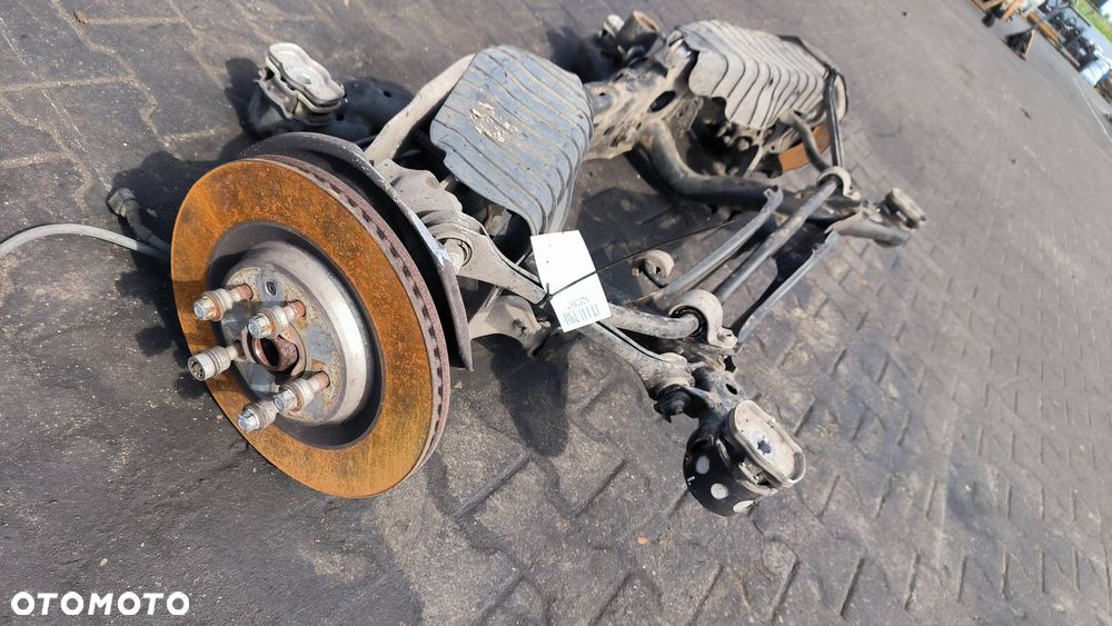 BELKA / SANKI TYŁ AUDI Q5 II - 5