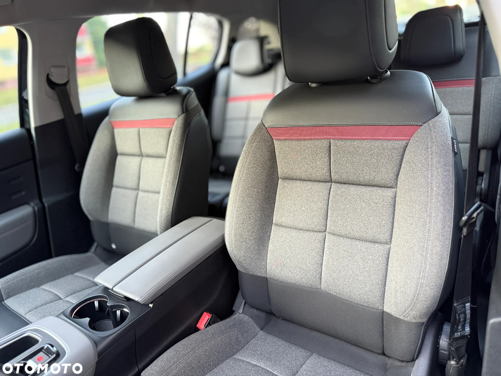 Citroën C5 Aircross Hybrid 225 e.EAT8 SHINE PACK - 32