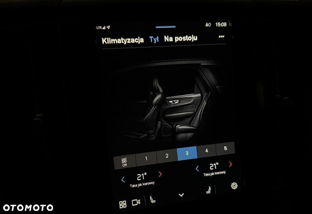 Volvo XC 60 B4 D AWD Plus Dark - 21