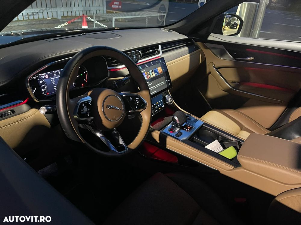 Jaguar F-Pace - 15