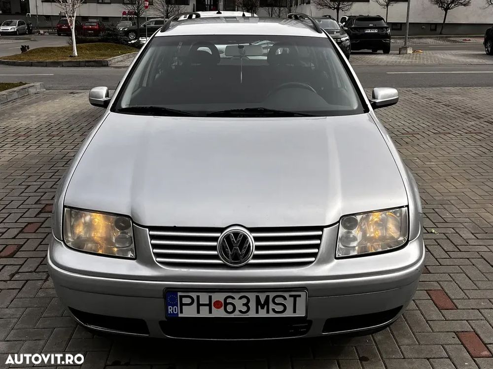 Volkswagen Bora 1.6 Basis - 1