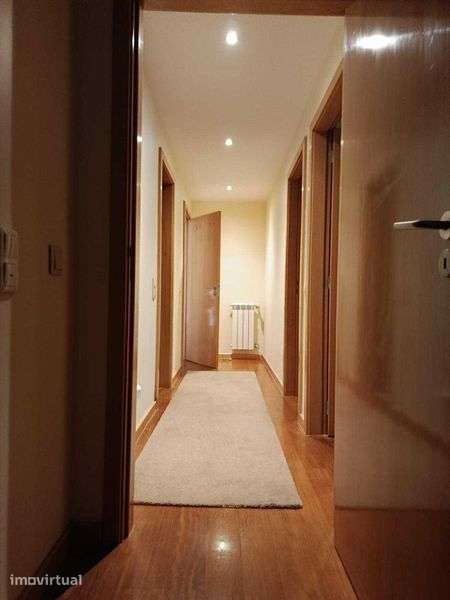 T3 com Garagem individual e excelentes vistas - Grande imagem: 4/11