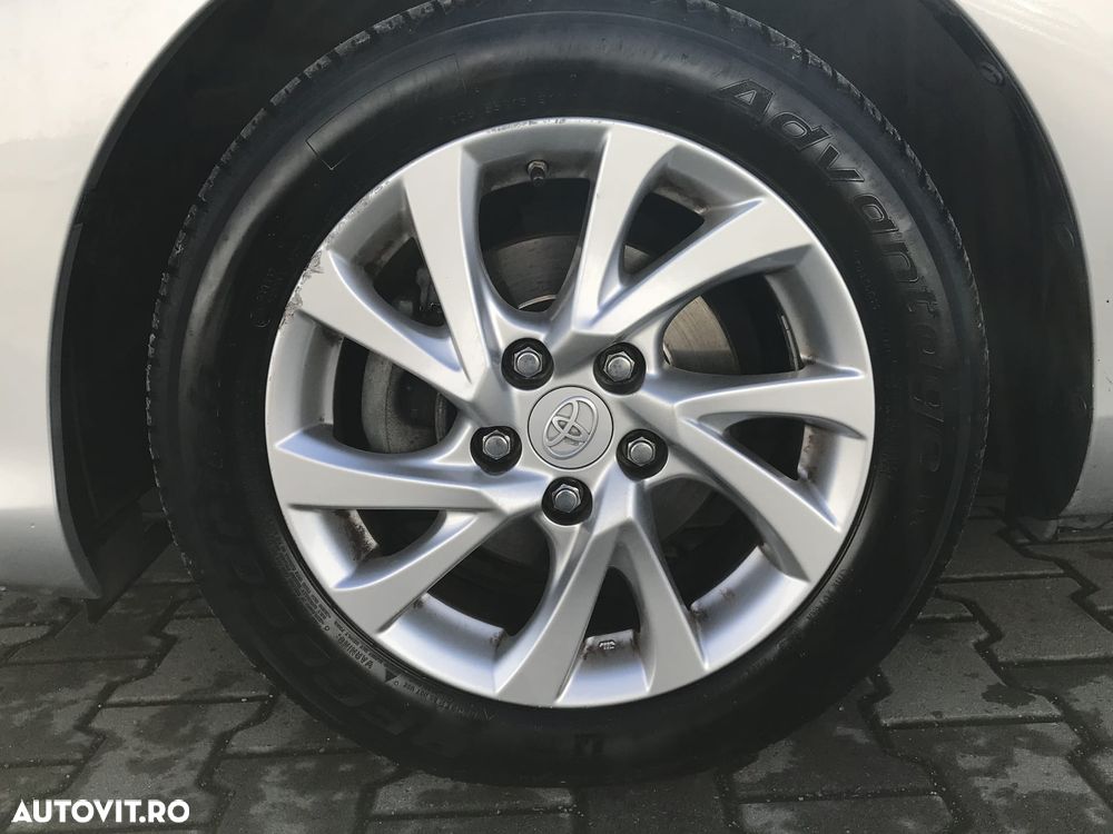 Toyota Auris 1.8 L VVT-i Sol+ - 40