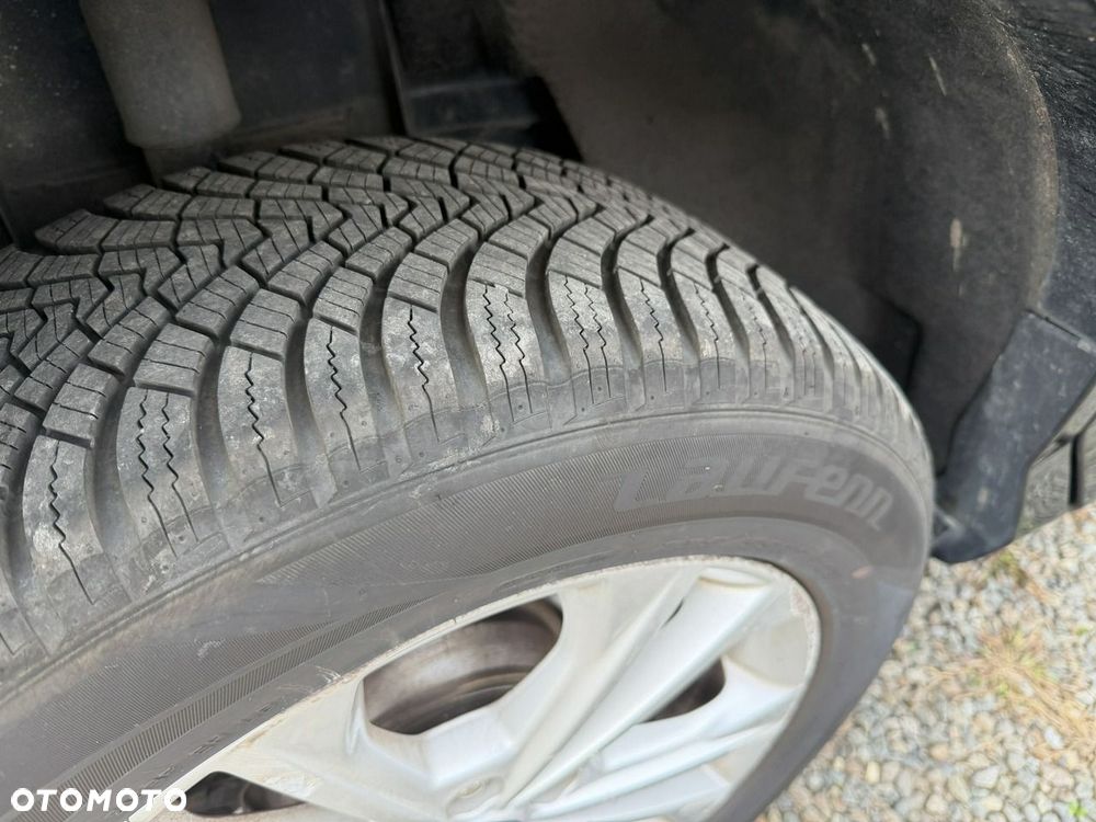 Ford Kuga - 34
