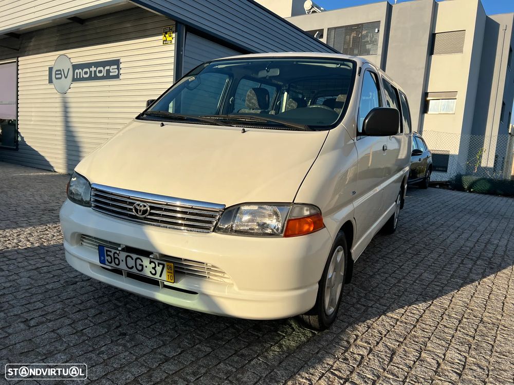 Toyota HiAce 2.5 D-4D Curto Luxo 2.6T - 3