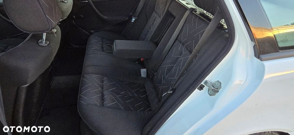 Mercedes-Benz Klasa C - 19