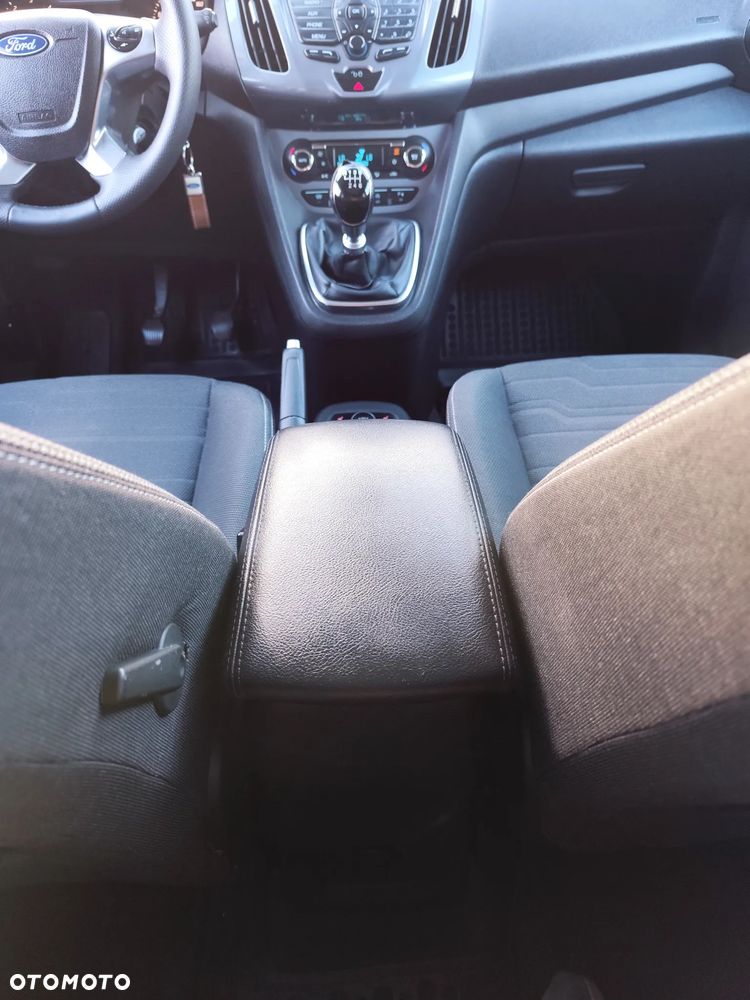Ford Tourneo Connect Grand - 17