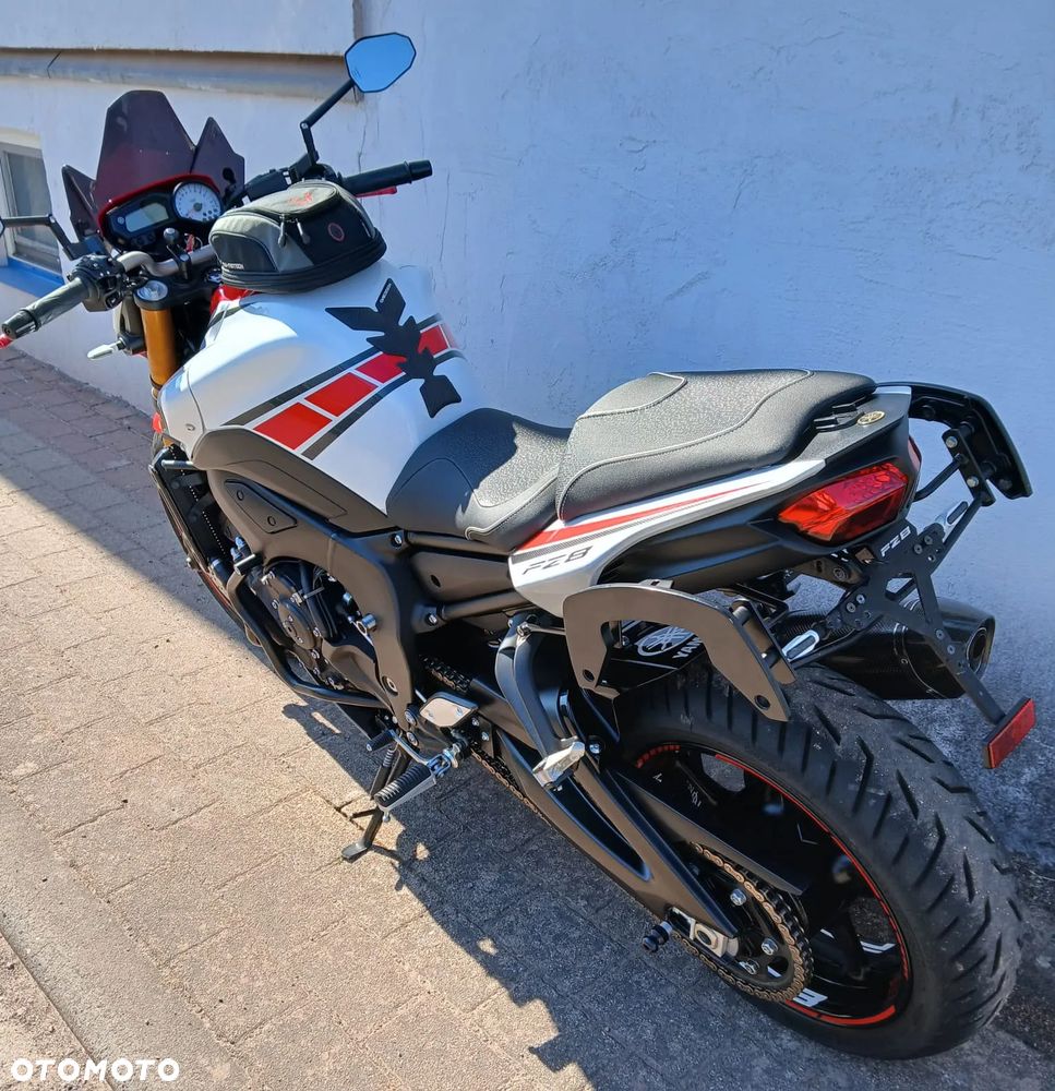 Yamaha FZ8 - 6